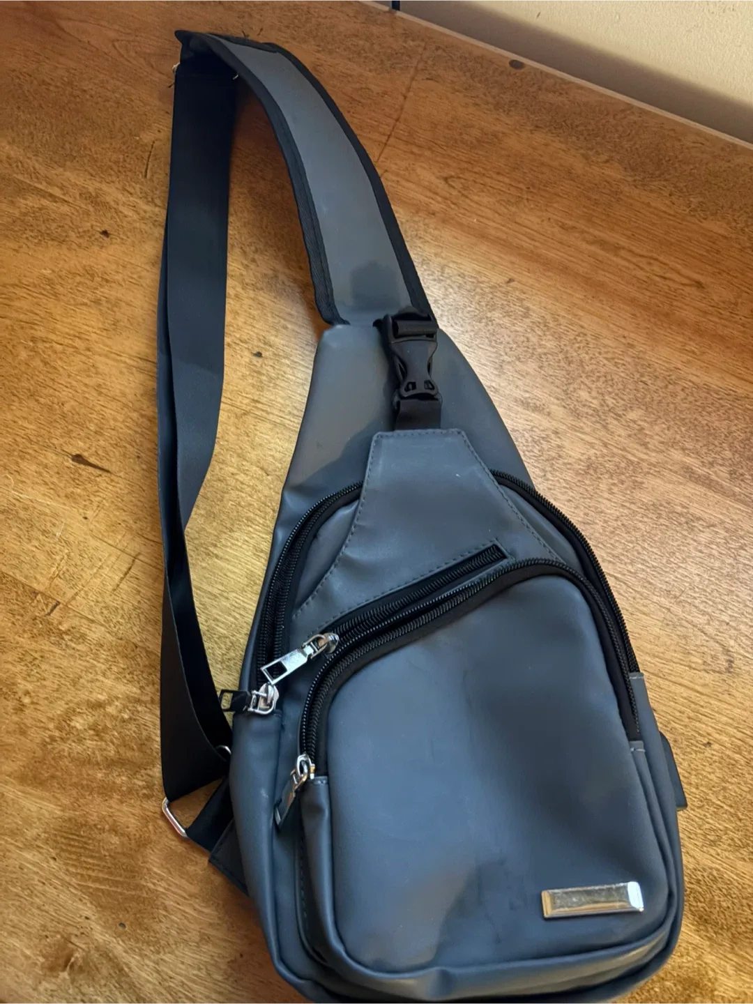 Grey Sling Bag image indicator(2)
