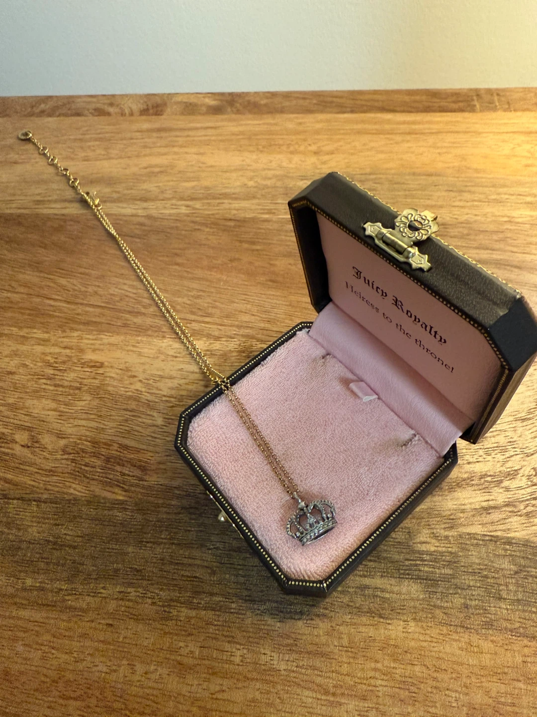 Juicy Couture Crown Necklace - photo 2