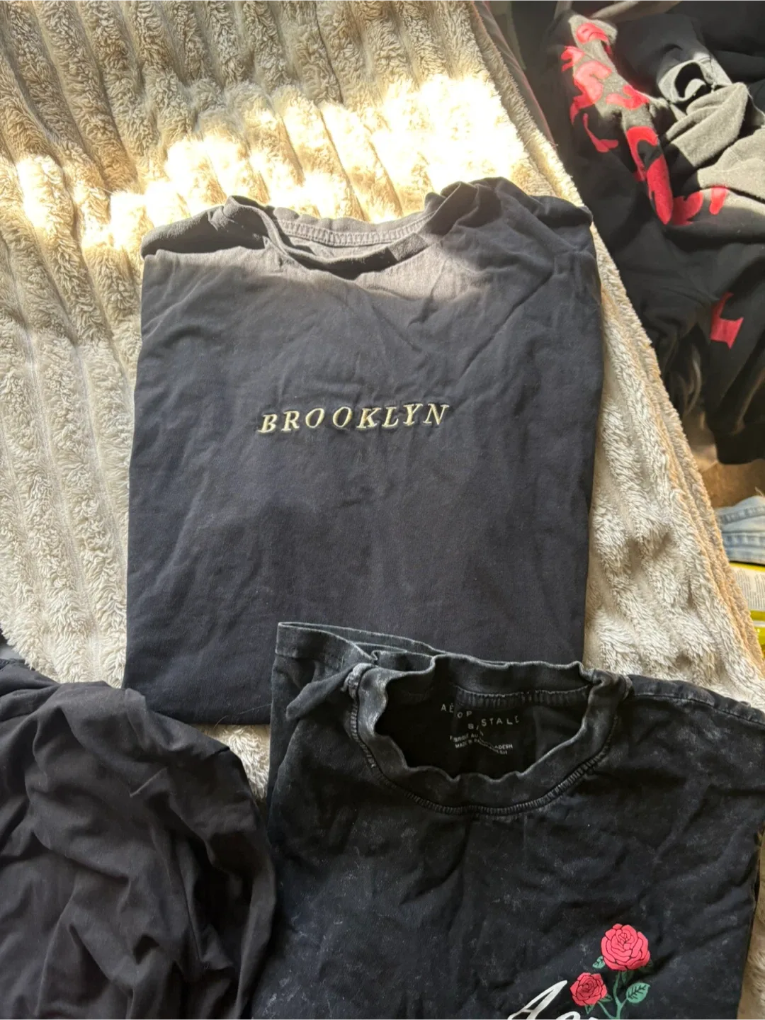 Assorted Clothing Lot image indicator(4)