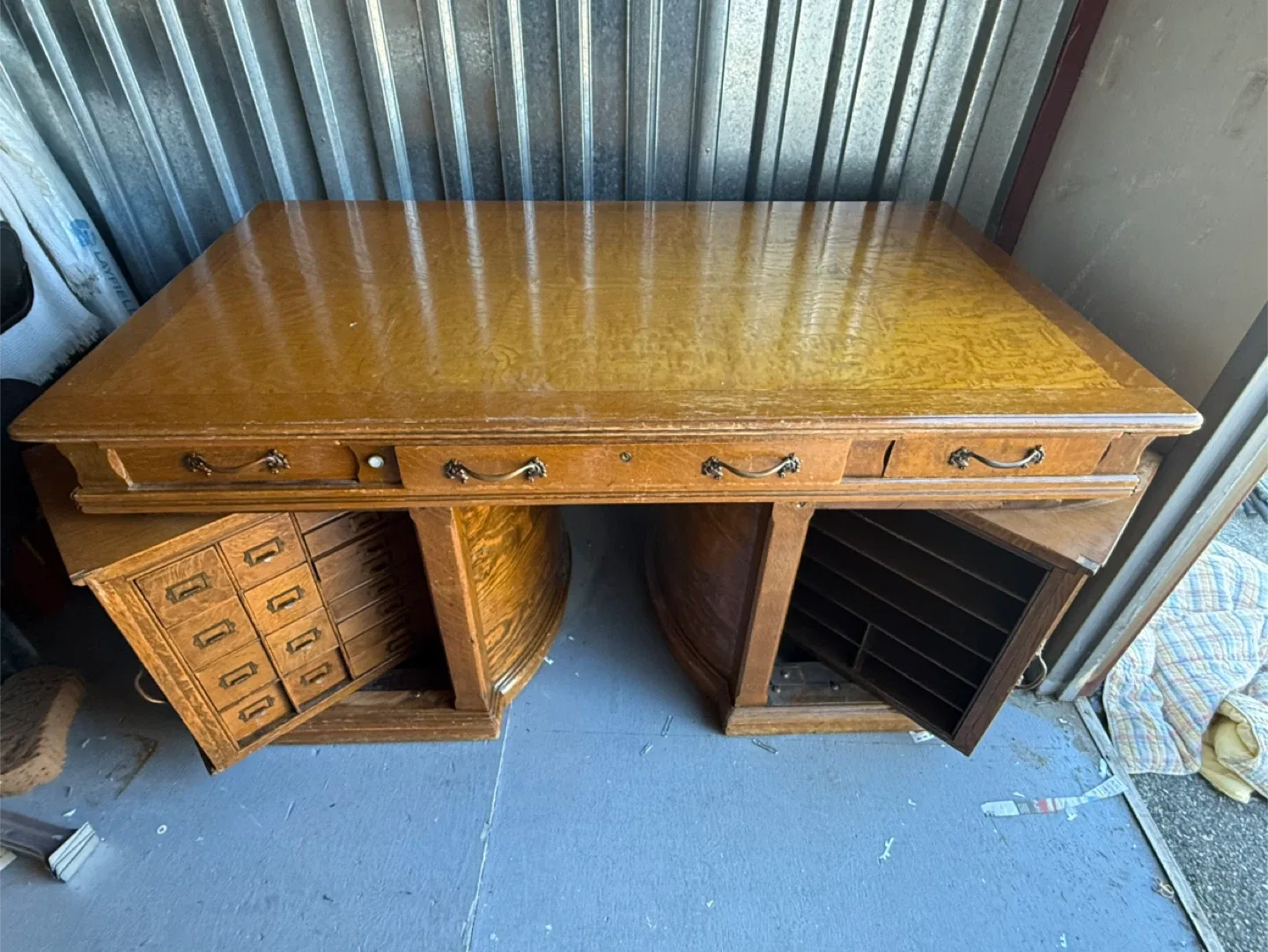 Antique Oak Desk image indicator(3)