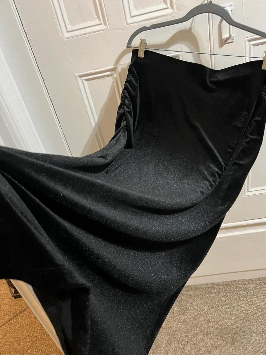 Old Navy Black Velvet Skirt - Size L thumbnail