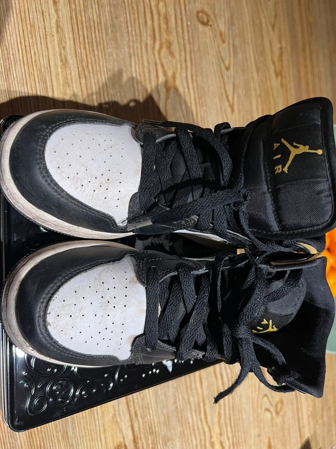Air Jordan 1 Mid Black/Gold Kids Shoes image indicator(2)