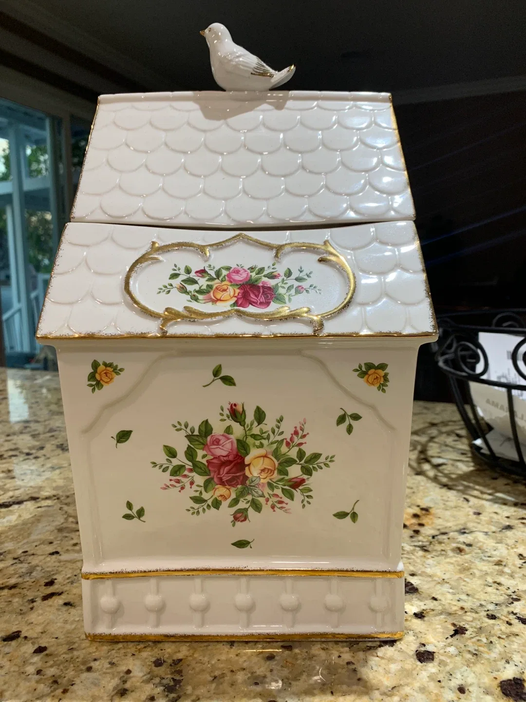 Vintage Floral House Cookie Jar with Bird image indicator(3)