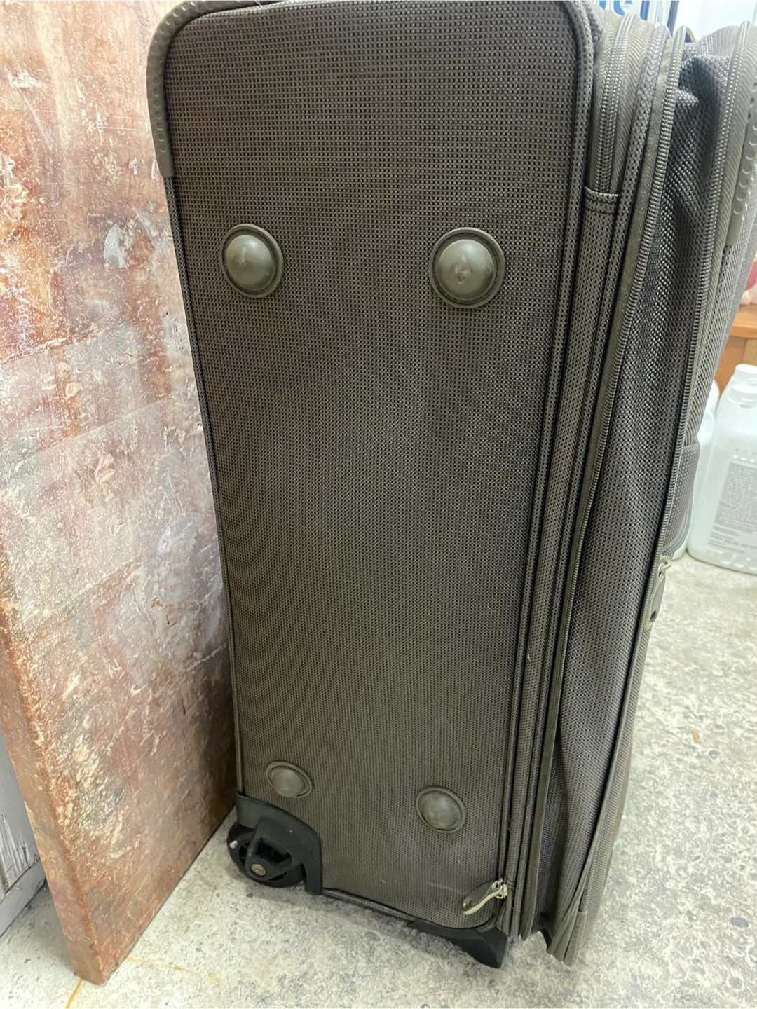 Millennium 24” Brown Wheeled Suitcase – Used - photo 4