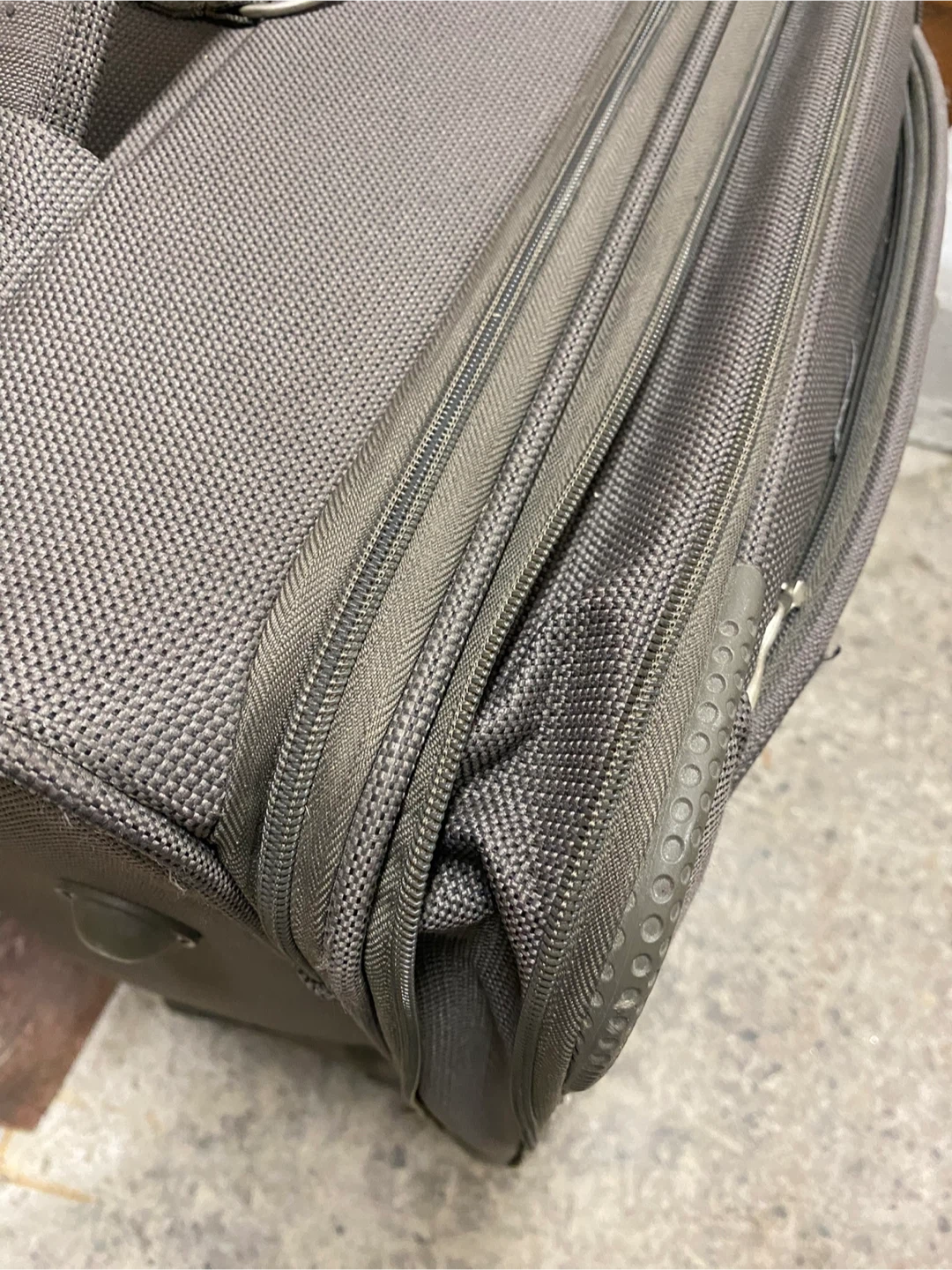 Millennium 24” Brown Wheeled Suitcase – Used - photo 3