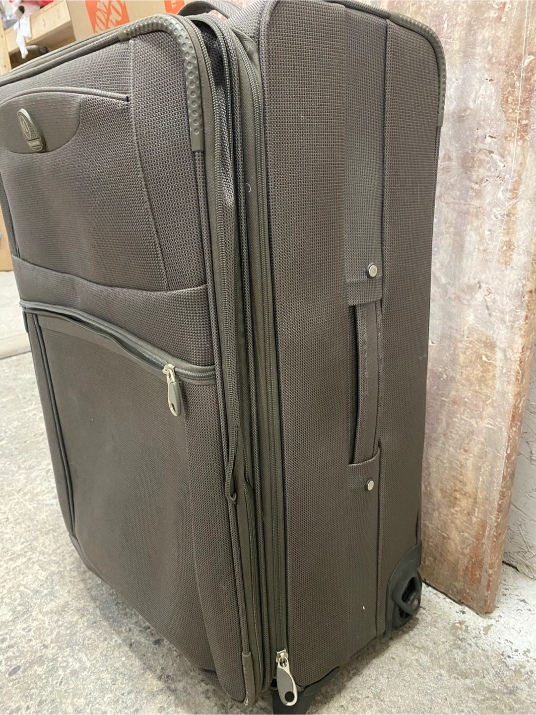 Millennium 24” Brown Wheeled Suitcase – Used - photo 5