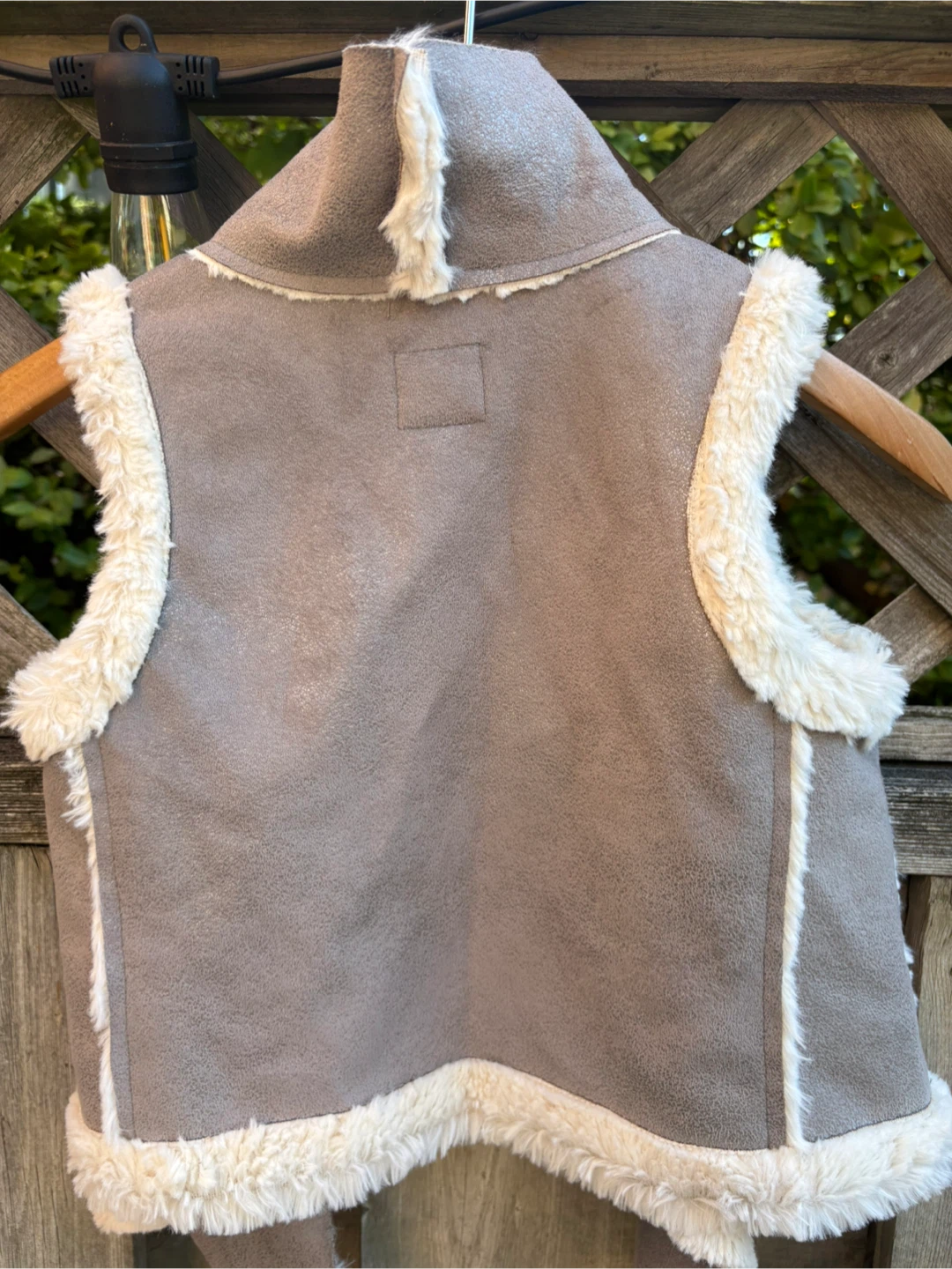 Old Navy Faux Suede Sherpa Vest - Size S - photo 3