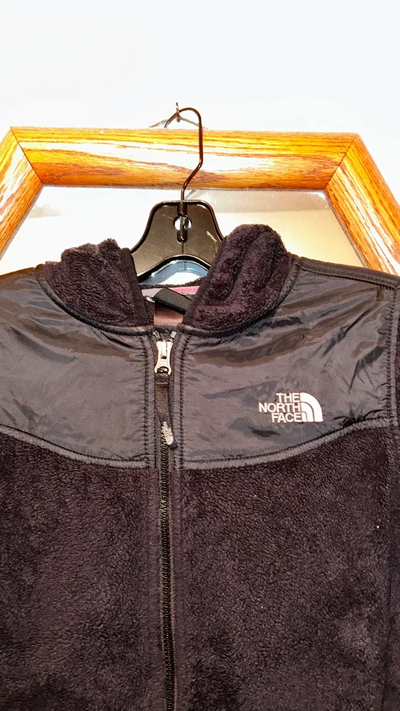 The North Face Black Fleece Jacket image indicator(3)
