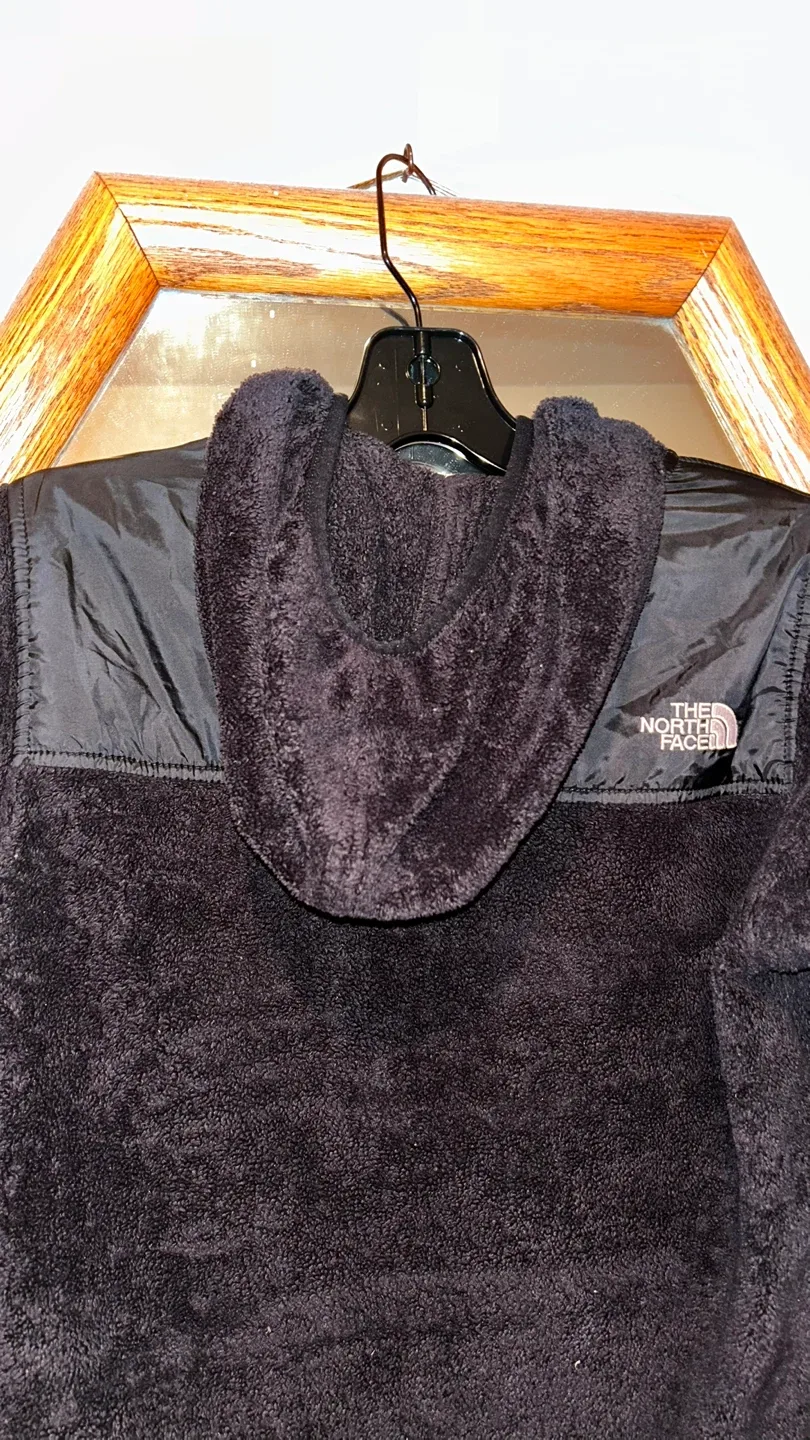 The North Face Black Fleece Jacket image indicator(4)