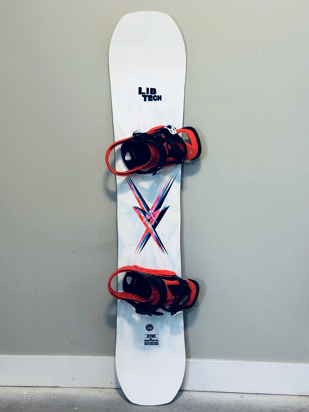 2023 Lib Tech Ryme Snowboard 147cm + Lexa Bindings