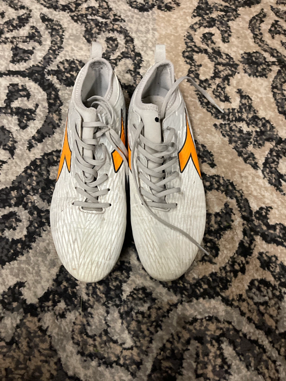 Diadora Soccer Cleats - Size 8