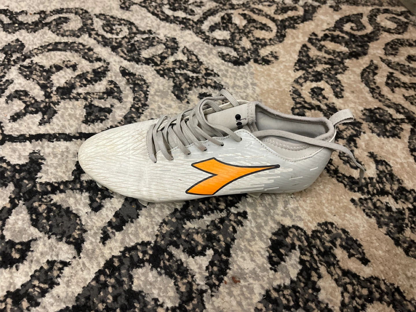 Diadora Soccer Cleats - Size 8 - photo 2