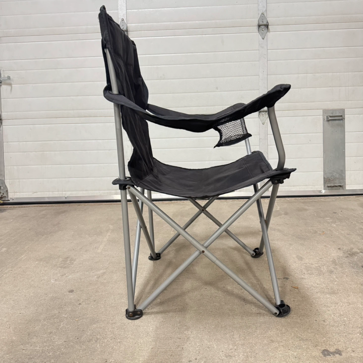 Ventura Deluxe Folding Camping Chair with Cup Holder – Used - photo 2