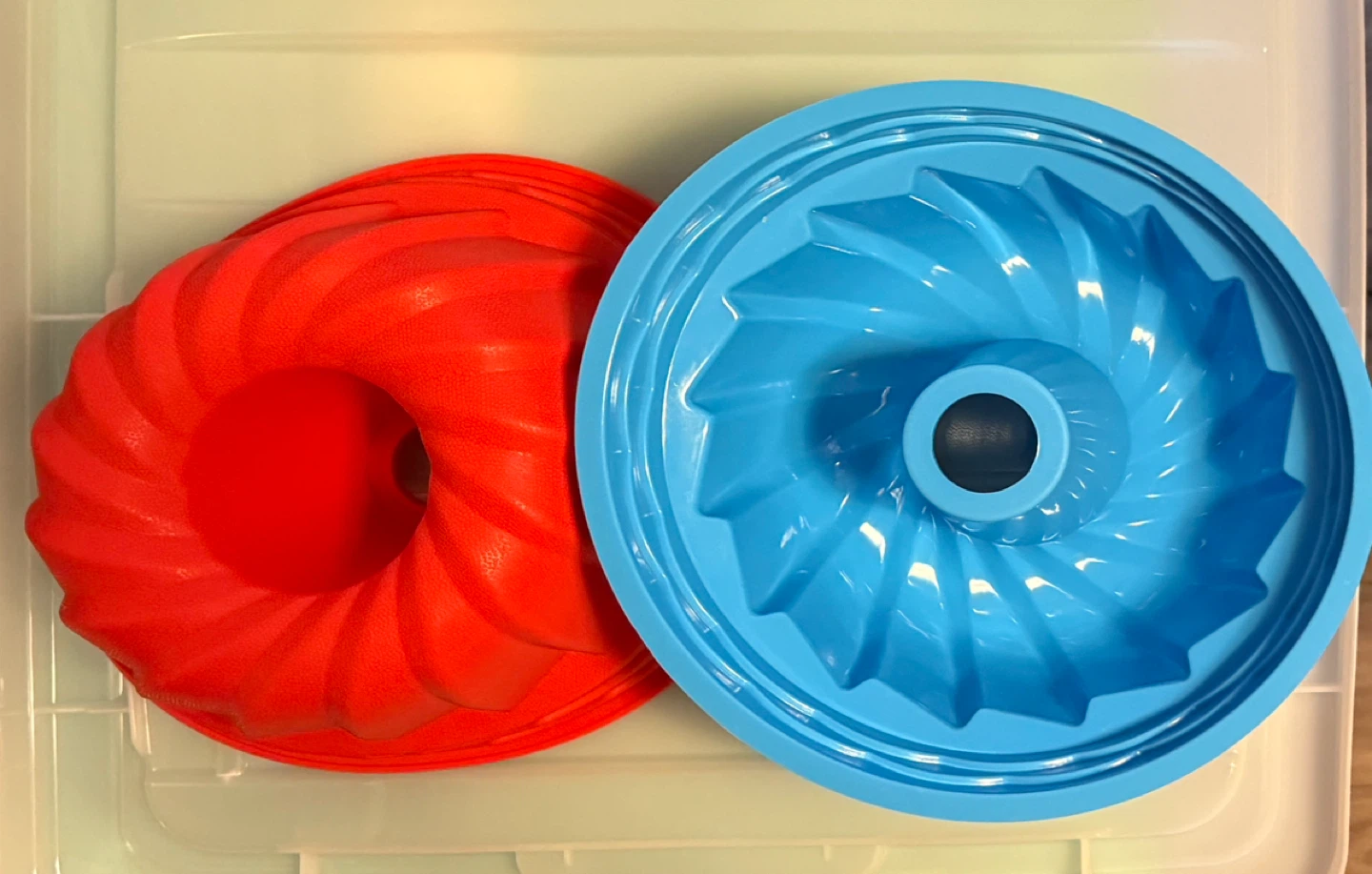 Senhai Silicone Baking Molds - Red & Blue