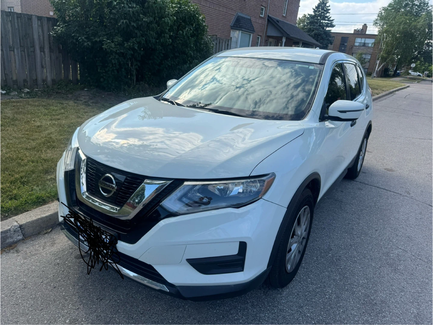 Nissan Rogue S 2017 - White SUV - photo 2