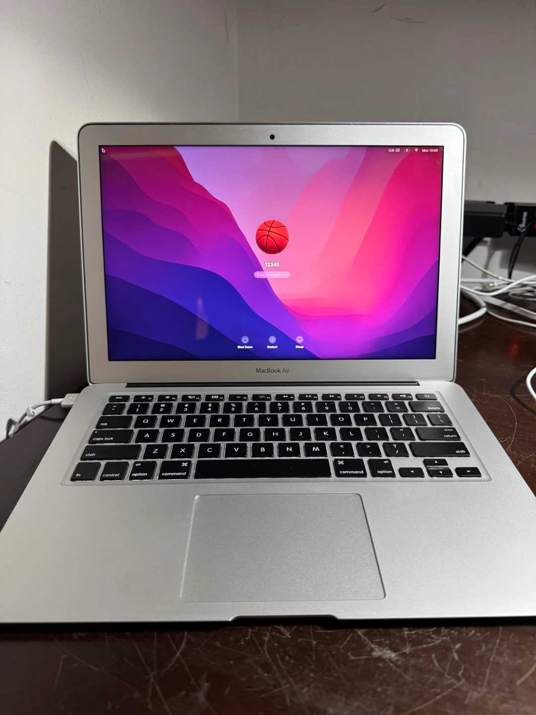 (85) MacBook Air (13-inch, 2017) - photo 2