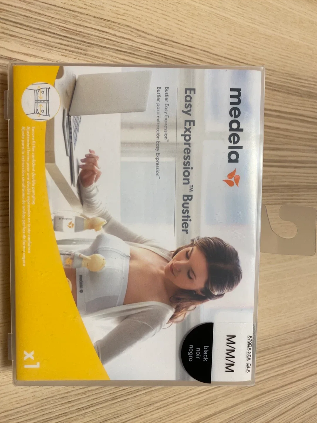 Brand New Medela Easy Expression Bustier - Size M - Black thumbnail