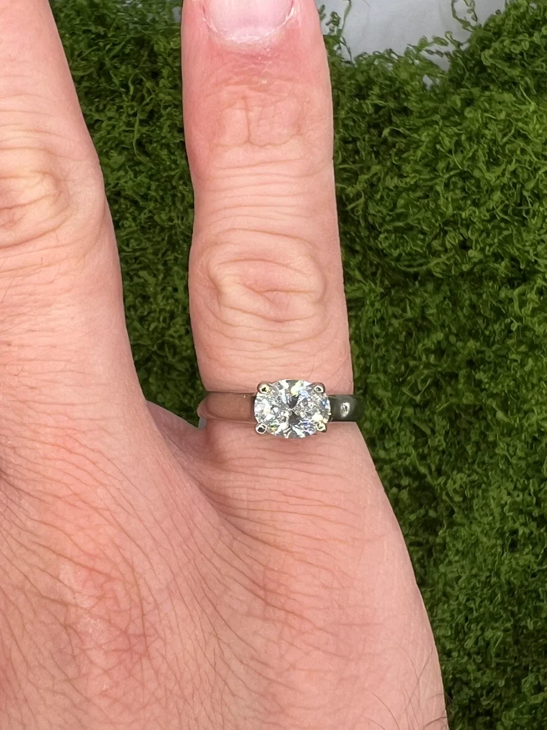 14KT White Gold 1.05ct Lab-Grown Diamond size 5.5 Solitaire Ring image indicator(4)