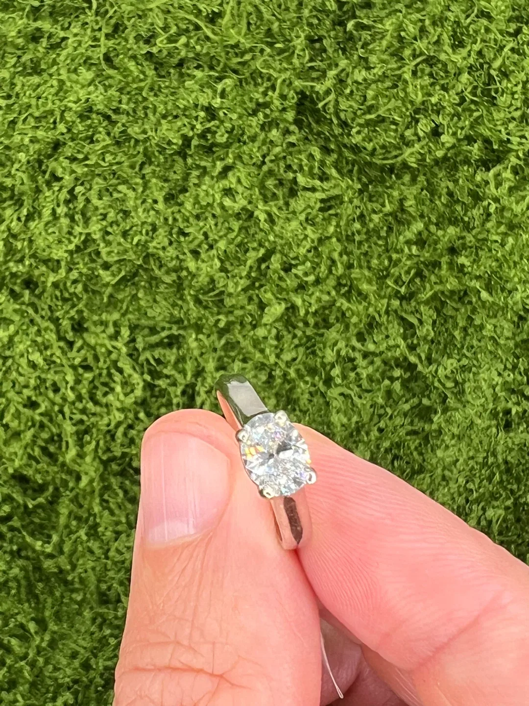 14KT White Gold 1.05ct Lab-Grown Diamond size 5.5 Solitaire Ring image indicator(2)