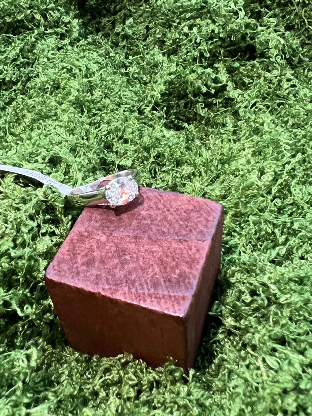 14KT White Gold 1.05ct Lab-Grown Diamond size 5.5 Solitaire Ring image indicator(5)