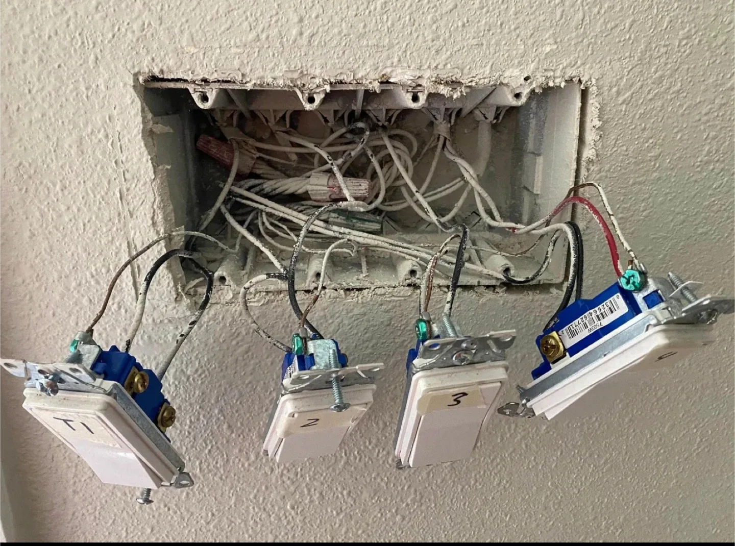 Master electrician image indicator(9)