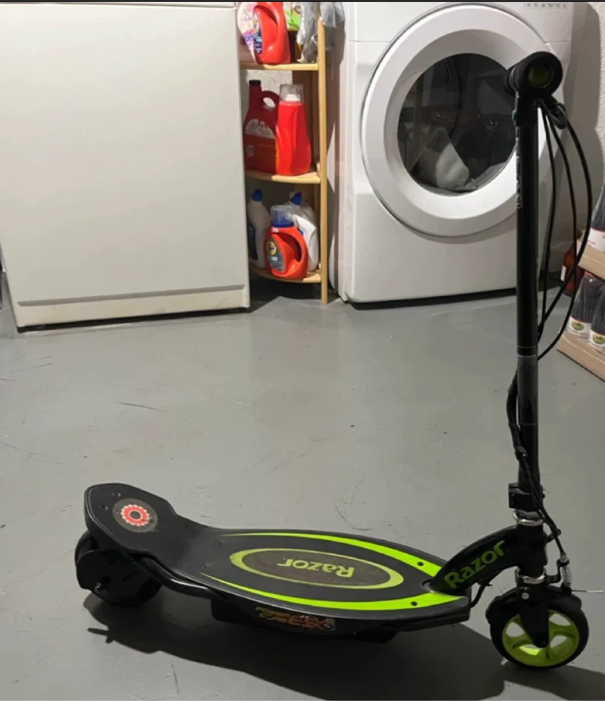 Razor Electric Scooter - Black & Green image indicator(3)