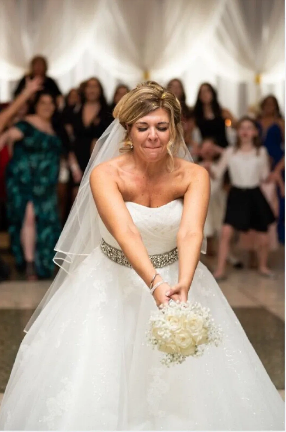 wedding dress image indicator(5)