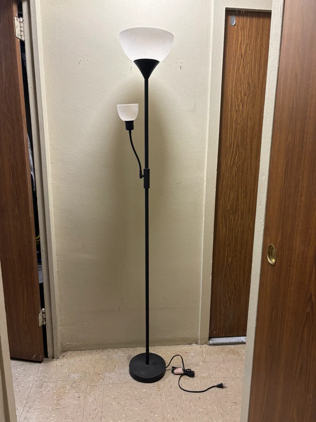 Black Floor Lamp with Reading Light image indicator(4)