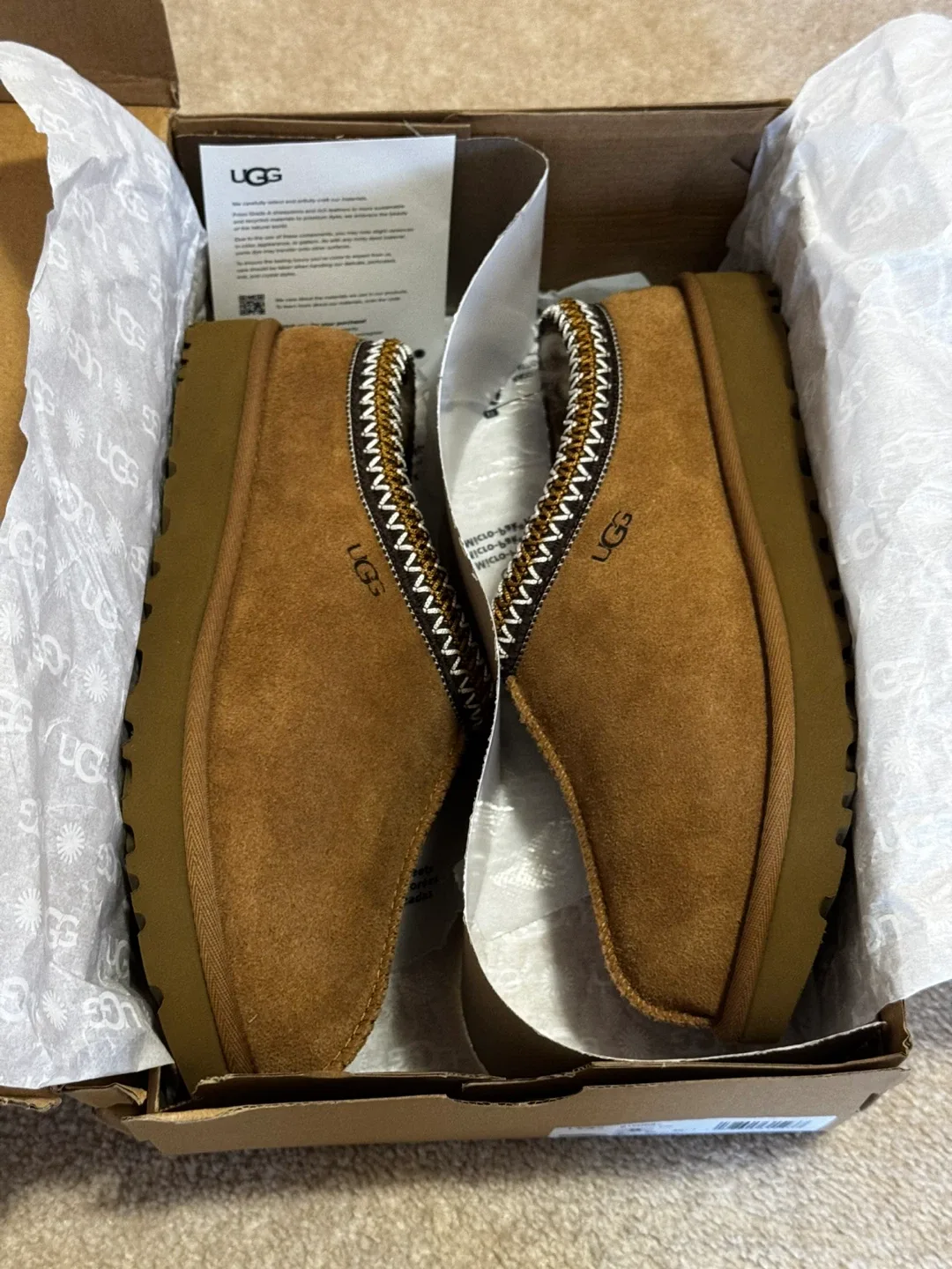 UGG Tasman Slipper - Size 8 - Brand New in Box image indicator(5)