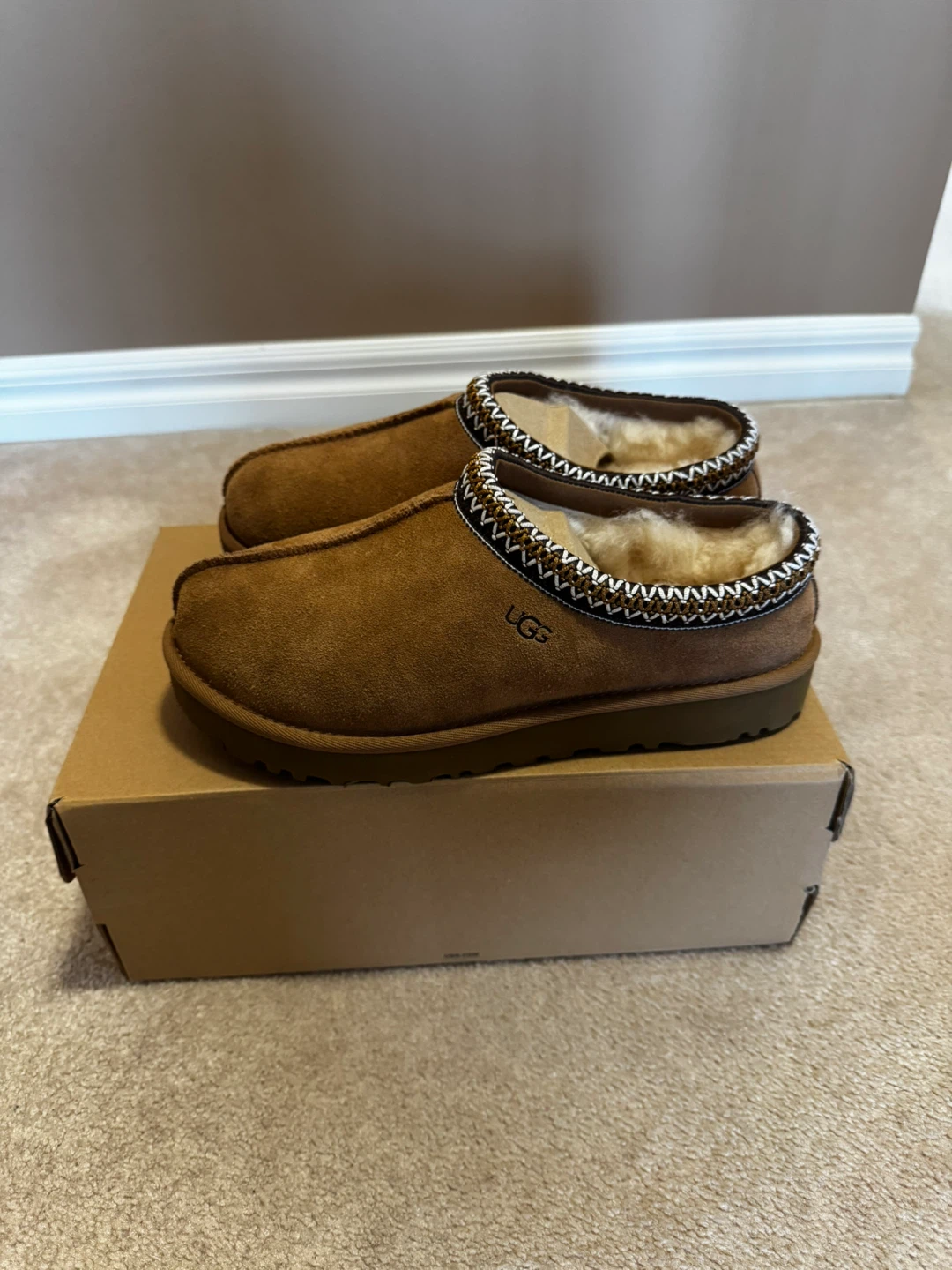 UGG Tasman Slipper - Size 8 - Brand New in Box