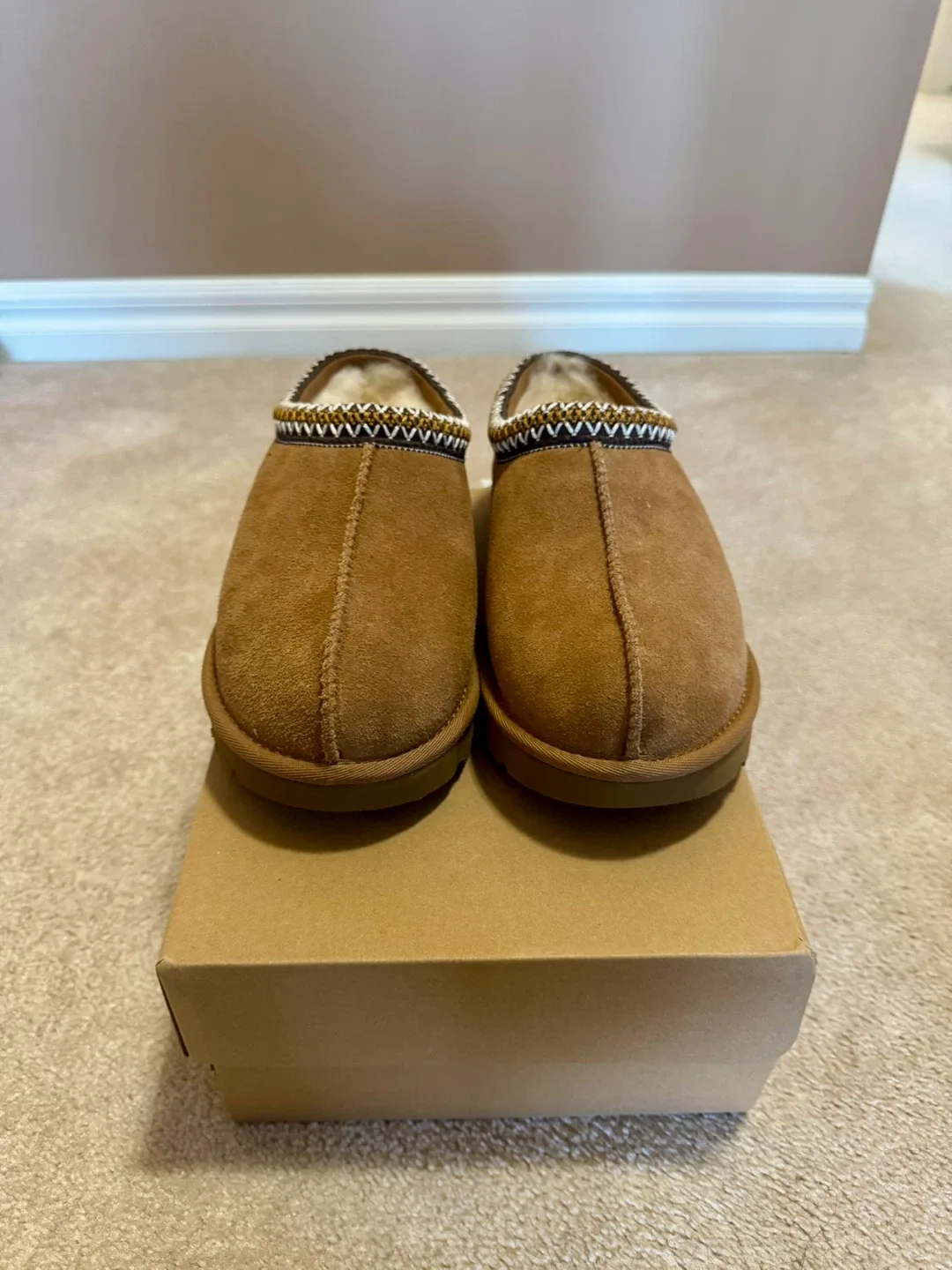 UGG Tasman Slipper - Size 8 - Brand New in Box image indicator(2)