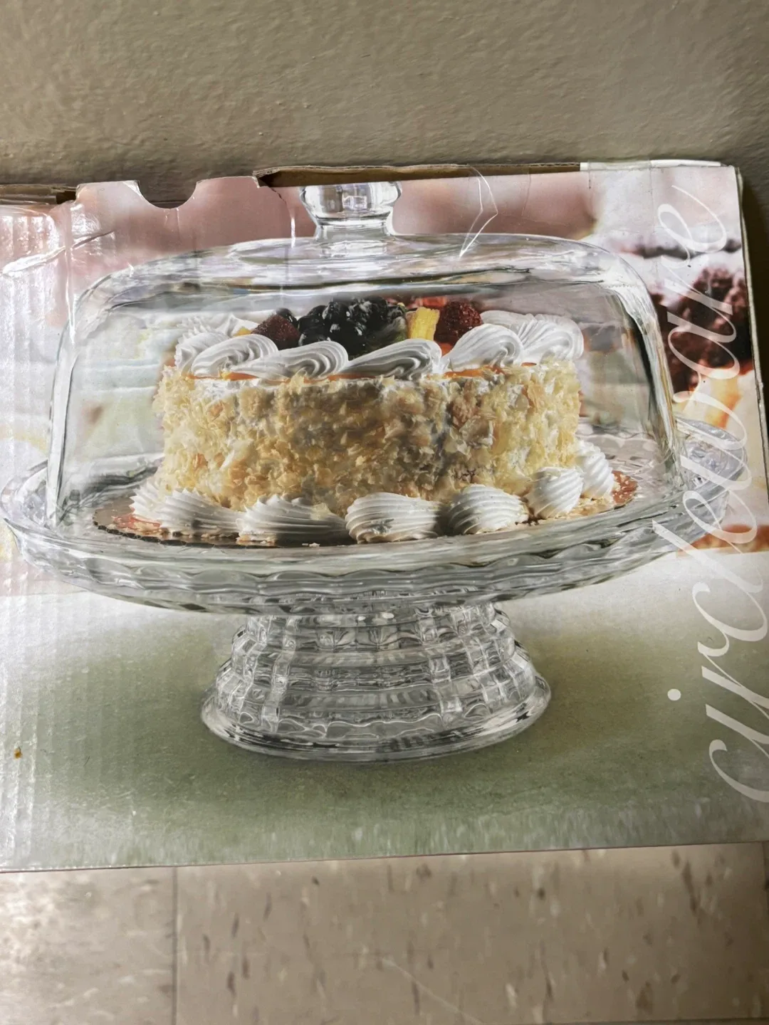 Chiffon Collection Glass Footed Cake Stand with Dome image indicator(4)