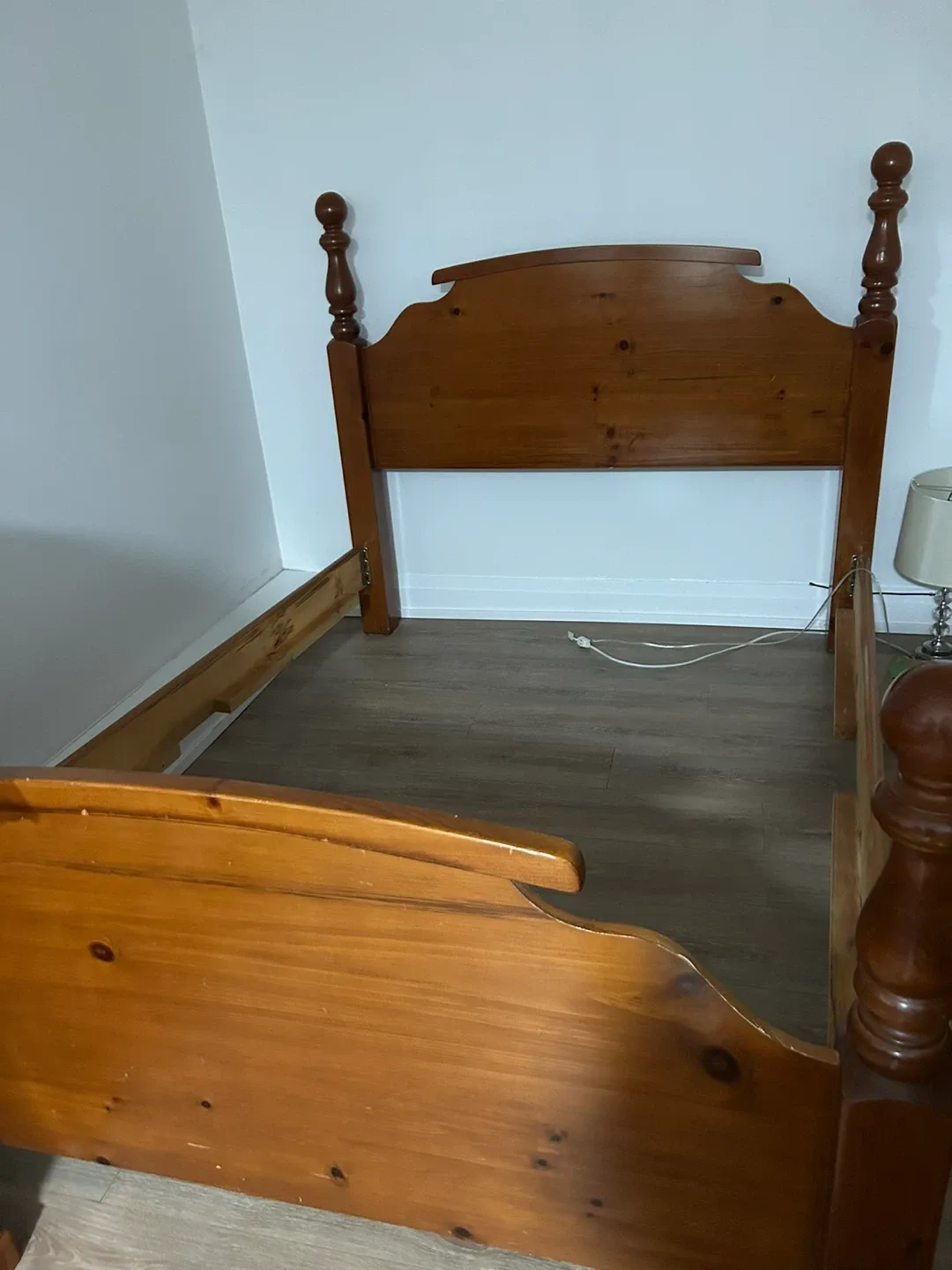 Bedroom queen size furniture set image indicator(3)