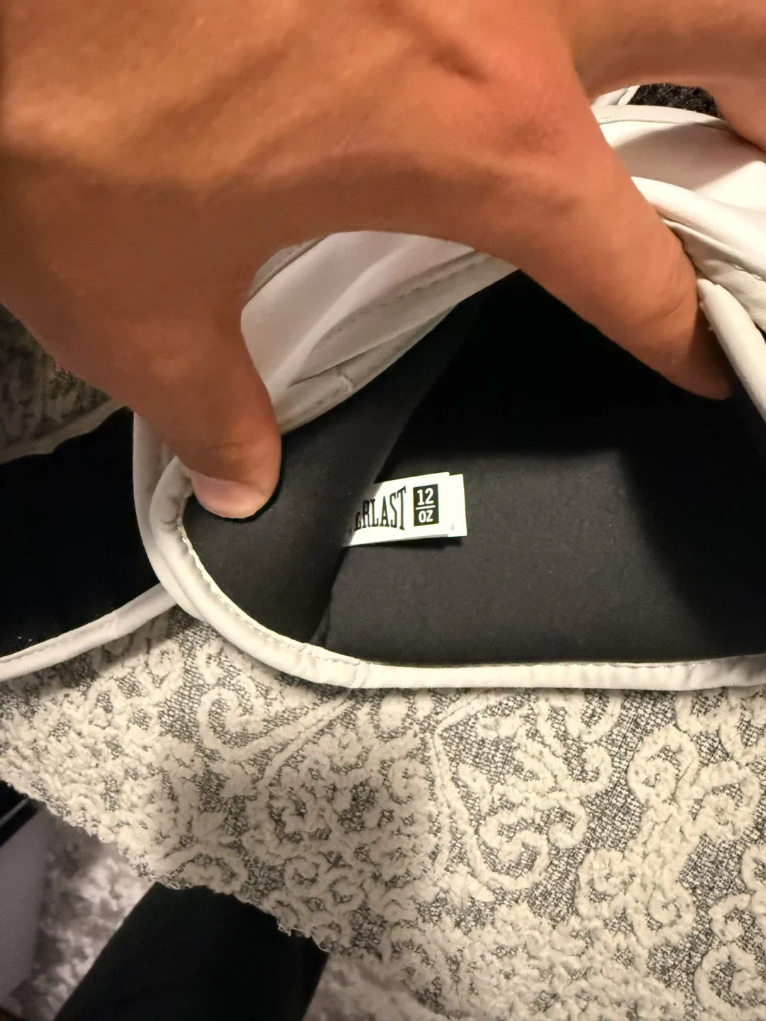 Everlast Powerlock Boxing Gloves 12 oz image indicator(4)