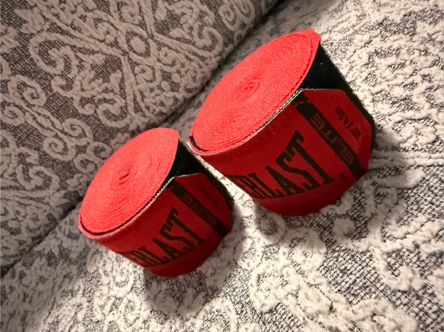 Everlast Elite 180" Hand Wraps - Red image indicator(4)