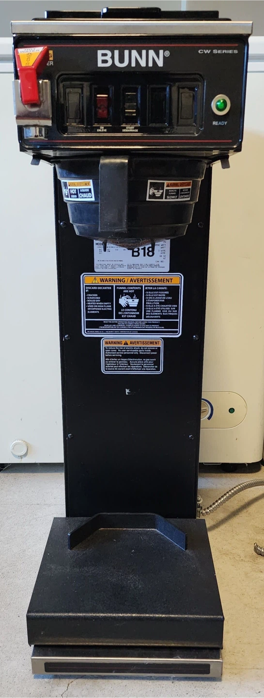 BUNN commercial coffee maker with 4 black push-down tab servers - photo 3