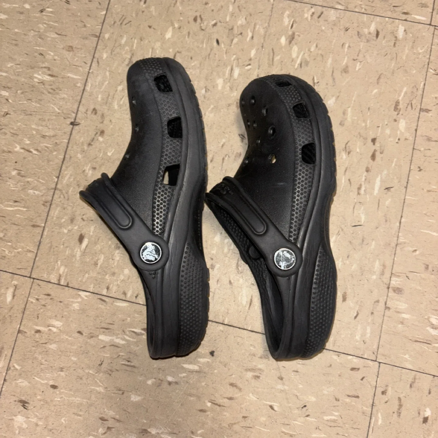 Kids Black Crocs Clogs - Size J1 image indicator(4)