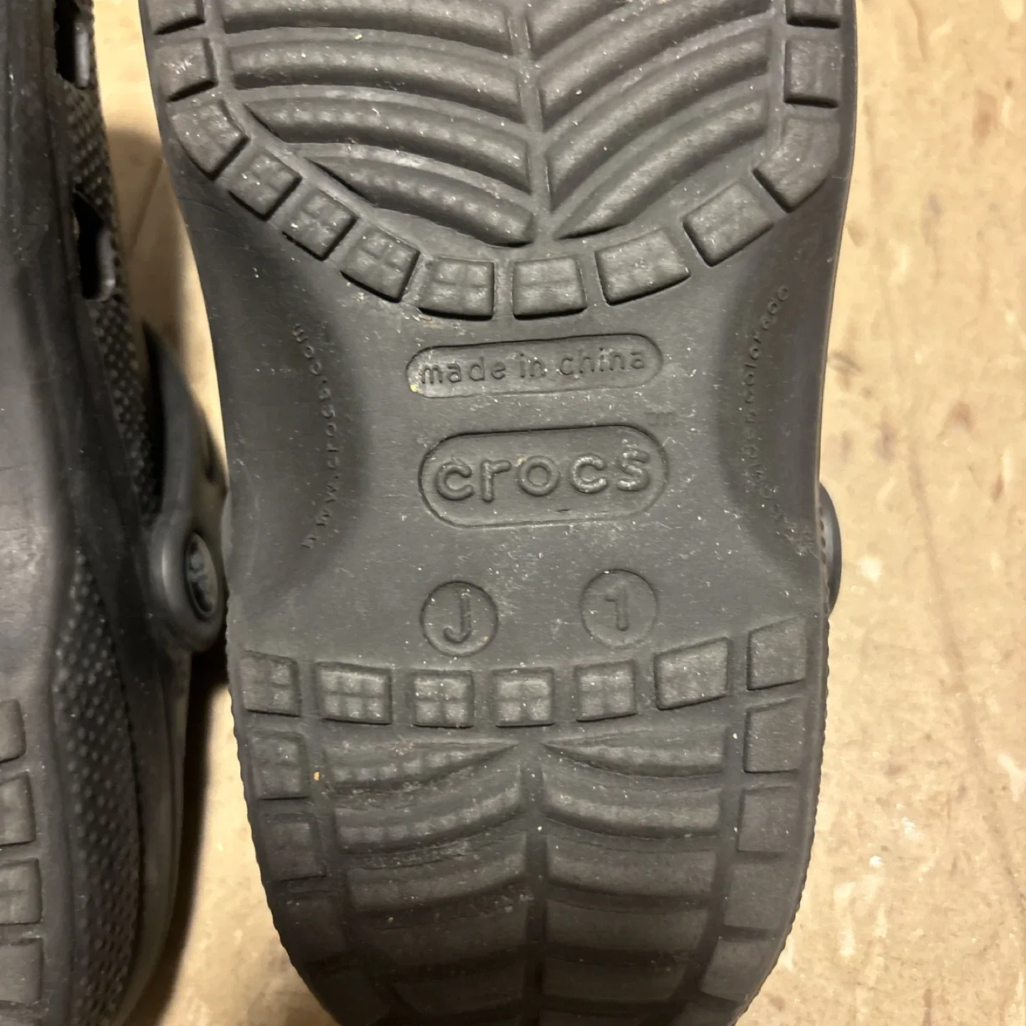 Kids Black Crocs Clogs - Size J1 image indicator(5)