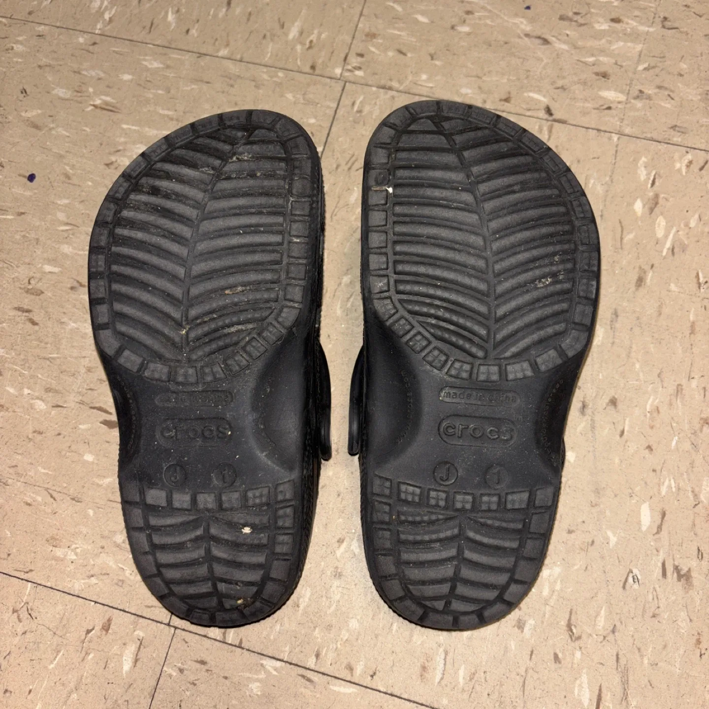 Kids Black Crocs Clogs - Size J1 image indicator(3)