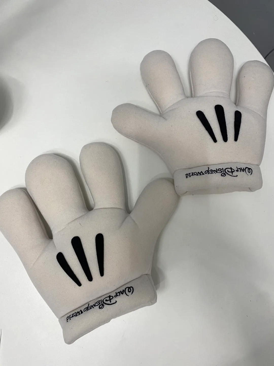 Official Disney Mickey Mouse Gloves - Great Halloween Costume! image indicator(2)