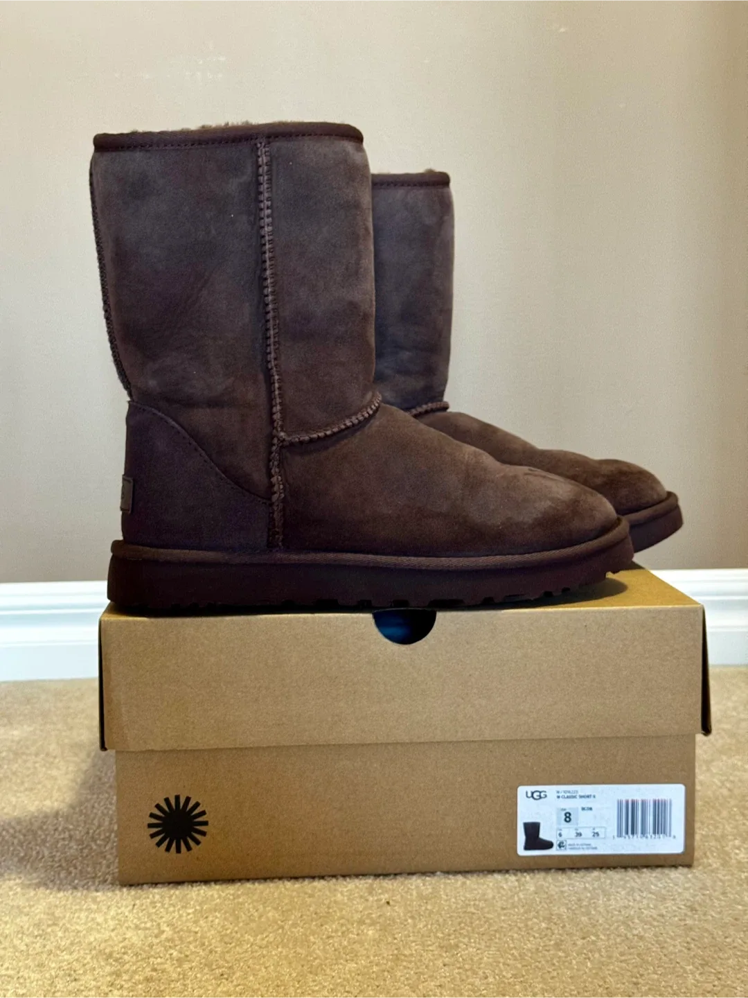 UGG Classic Short II Boots - Size 8 - Burnt Cedar image indicator(2)