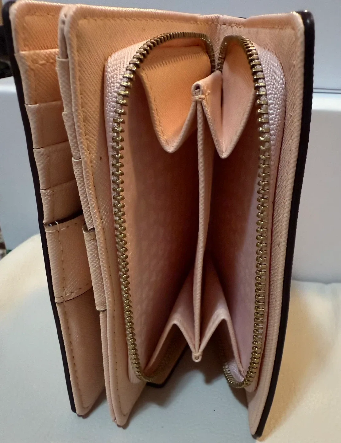 Kate Spade Compact Bifold Wallet — Blush Pink, Brand New image indicator(6)