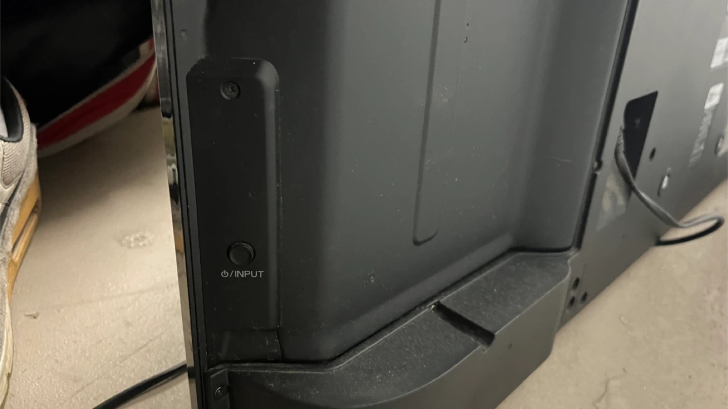 Toshiba 49" 1080p LCD TV - photo 3