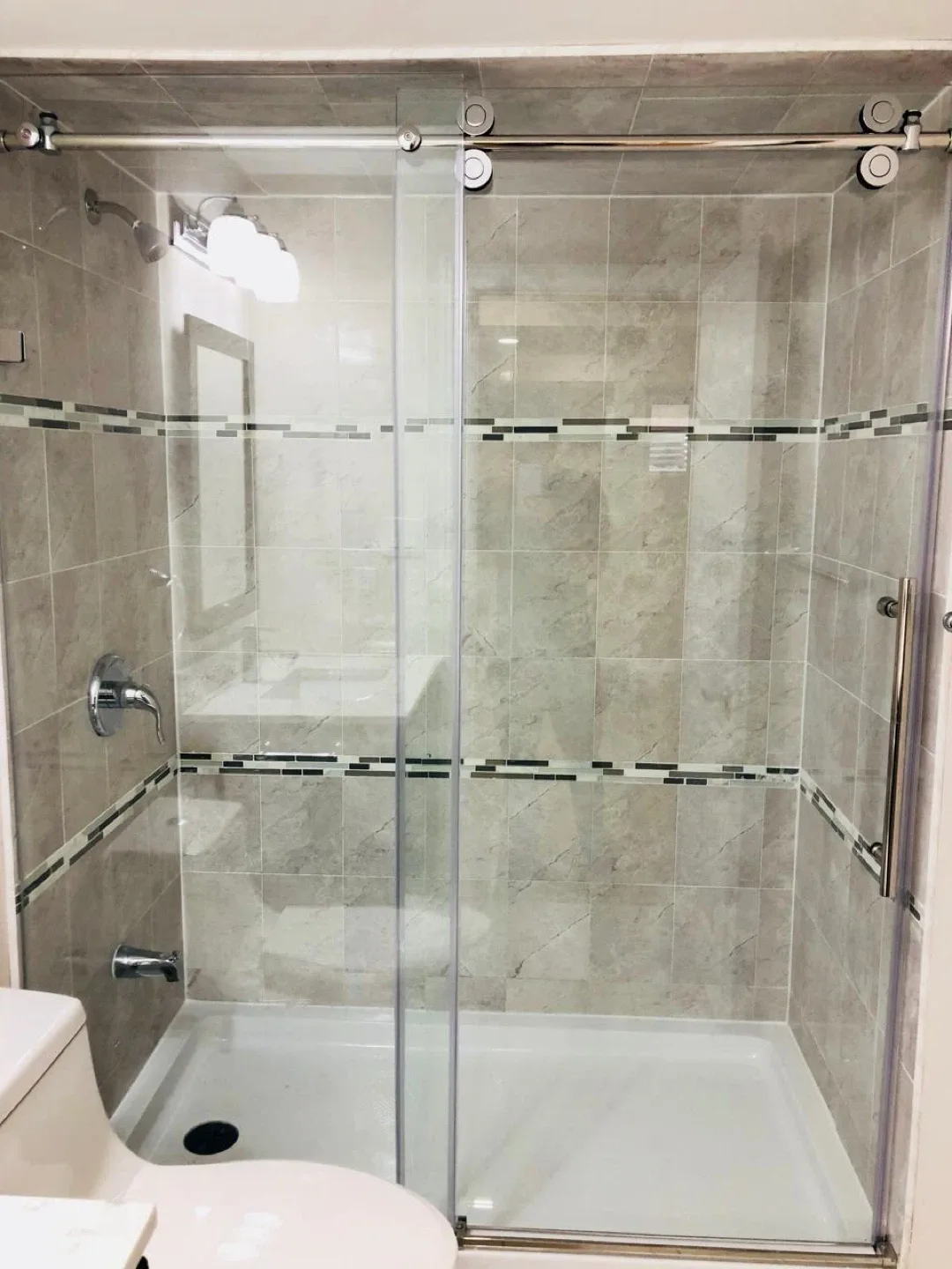 Room for rent. image indicator(5)