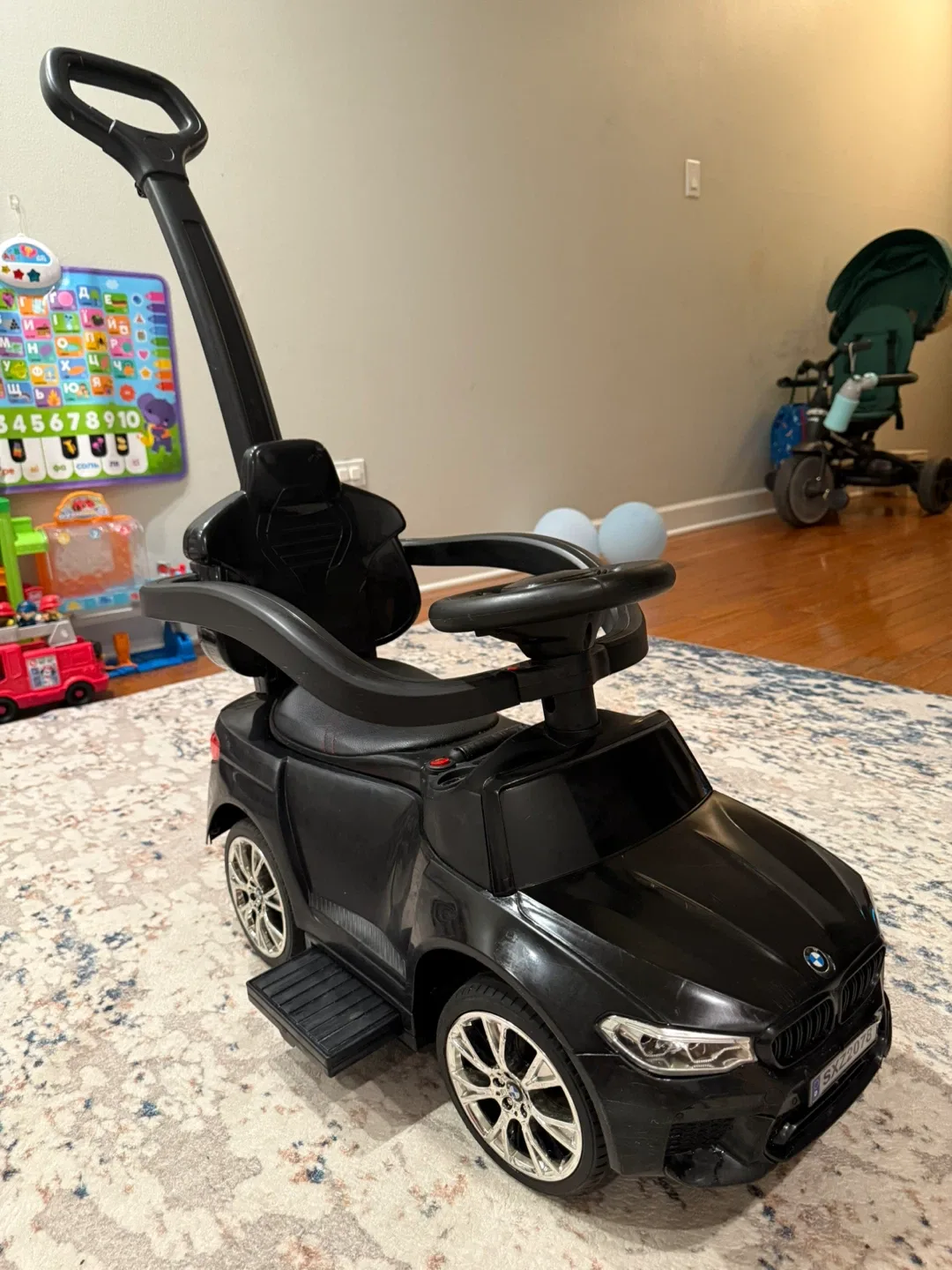 BMW M5 Ride-On Car - Black image indicator(6)
