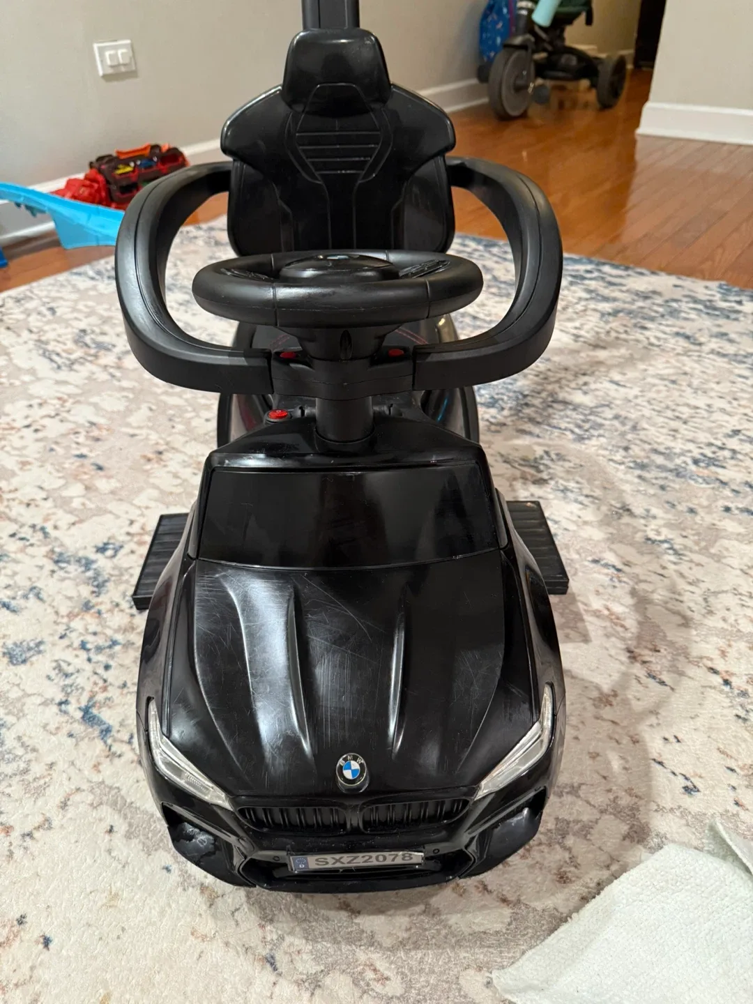 BMW M5 Ride-On Car - Black image indicator(5)