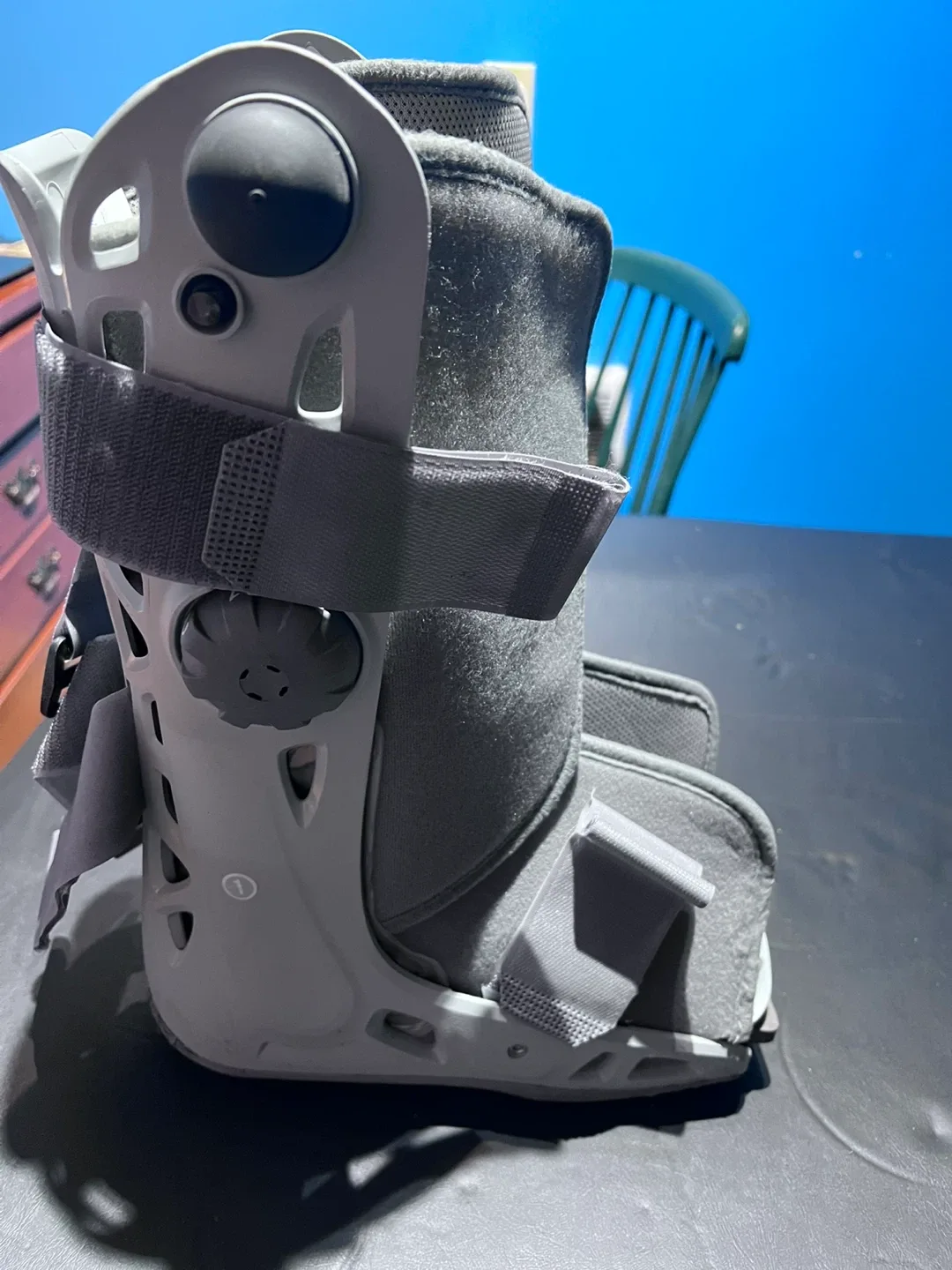 DJO Small Walking Boot image indicator(2)