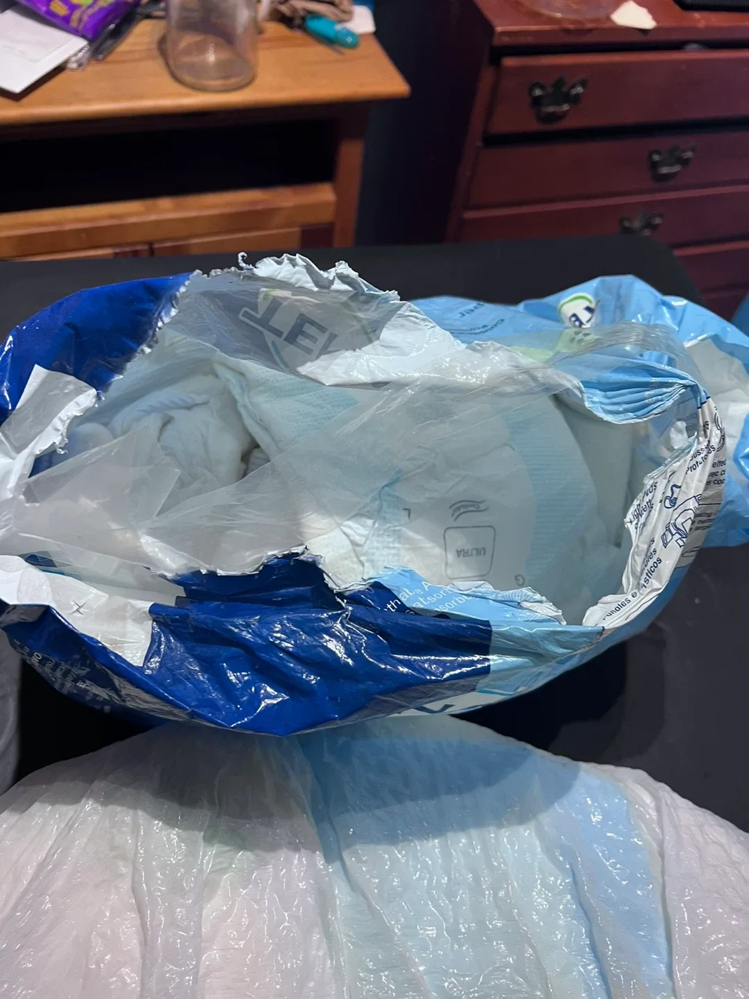 TENA Night Super Absorbent Pads, 24 Count image indicator(2)