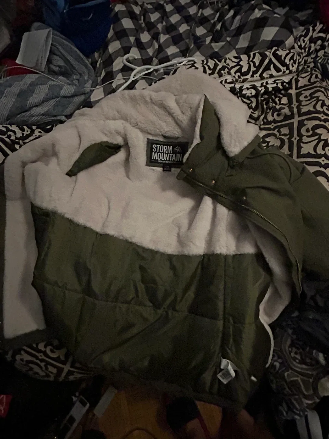 Storm Mountain Olive Green Winter Coat image indicator(2)