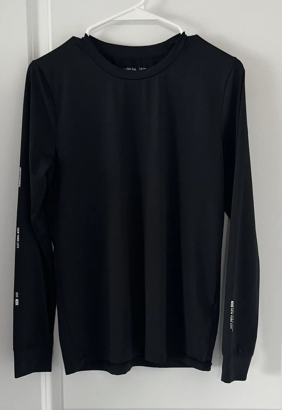 Abercrombie Long-Sleeve Logo Tee ~ Size 13/14 🧡 image indicator(2)